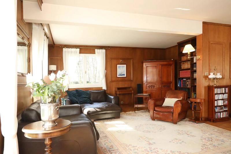 Propriété - 228 m² - 9 pièces