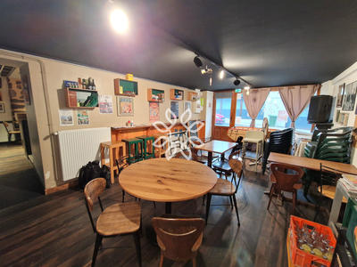 Maison - 236 m² - 9 pièces