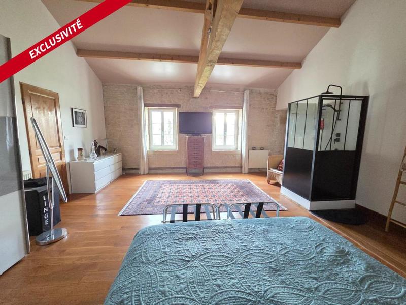 Maison - 371 m² - 7 pièces