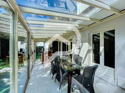 Maison d'architecte - 223 m² - 7 pièces