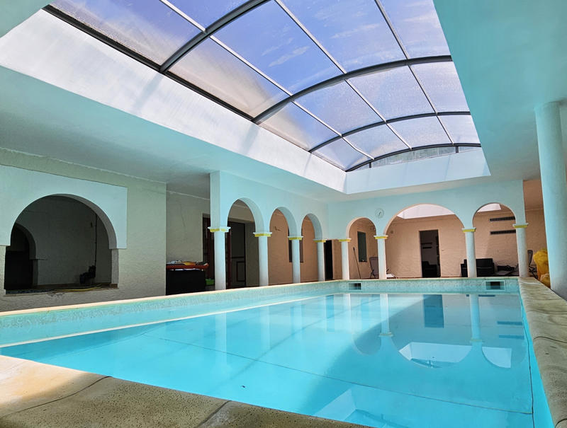 Villa - 270 m² - 8 pièces