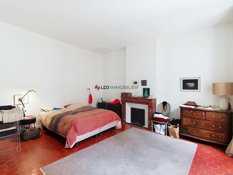 Maison - 300 m² - 9 pièces