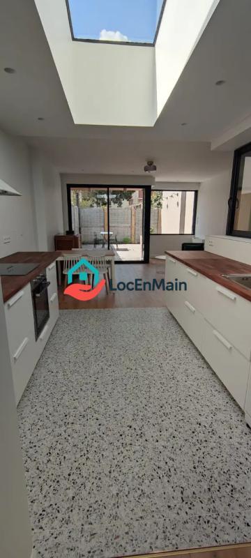 Studio - 50 m² - 1 pièce