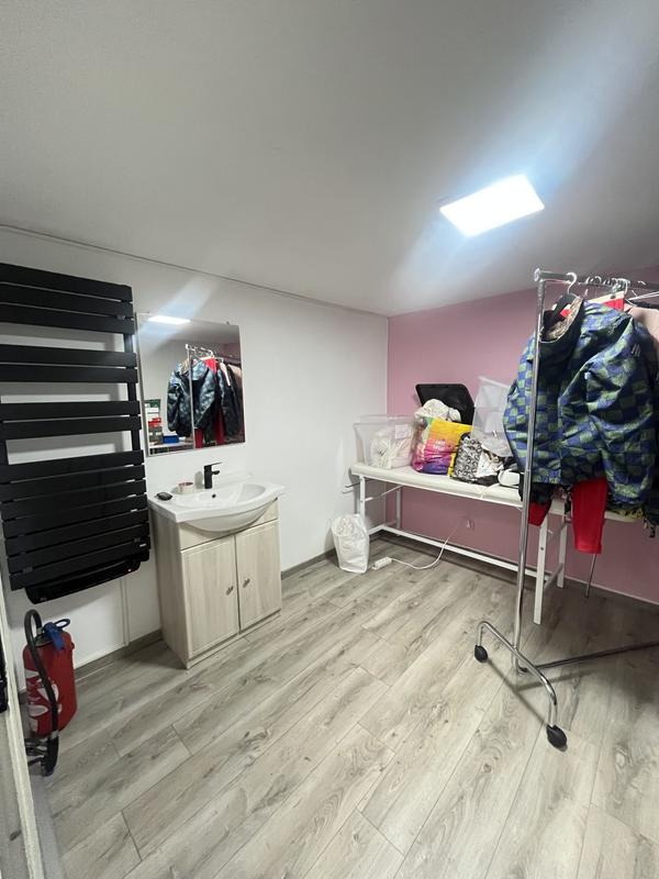 Fonds de commerce - Magasins - 109 m²