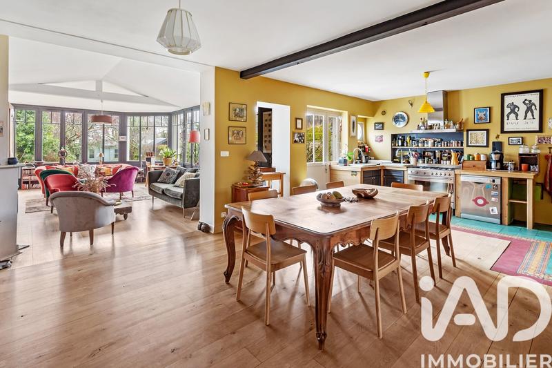 Maison - 215 m² - 8 pièces