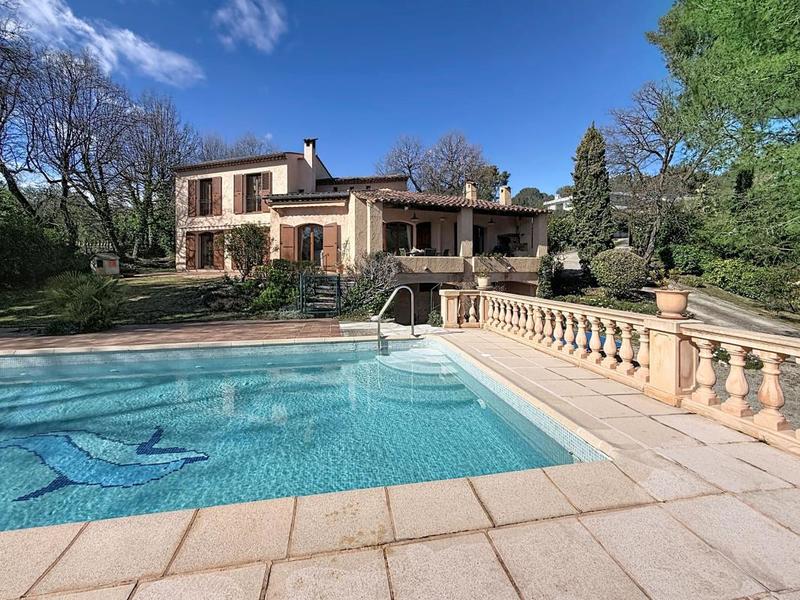 Maison - 175 m² - 6 pièces