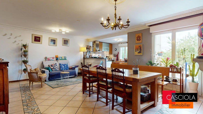 Maison - 210 m² - 7 pièces