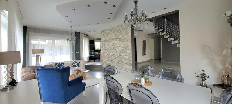 Maison - 150 m² - 7 pièces