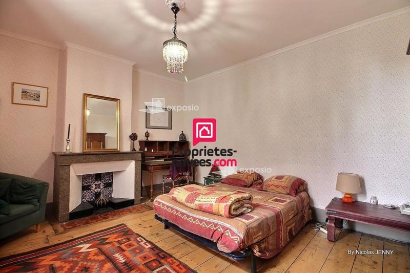 Maison - 230 m² - 6 pièces