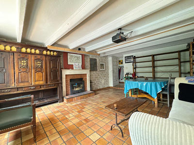 Maison - 220 m² - 7 pièces