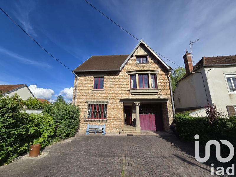 Maison - 200 m² - 8 pièces