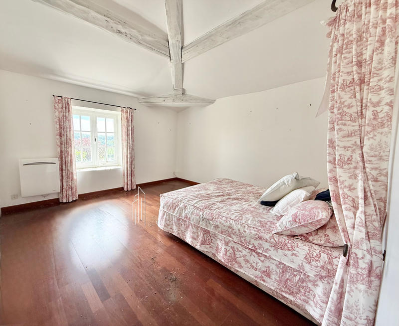 Propriété - 300 m² - 9 pièces