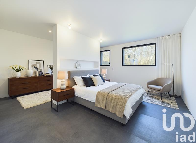 Maison - 218 m² - 8 pièces