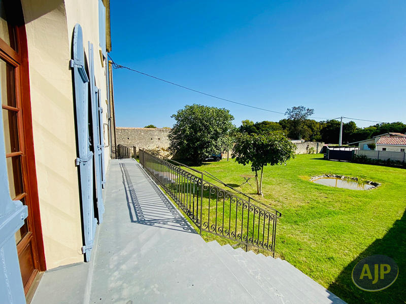 Maison bourgeoise - 212 m² - 6 pièces