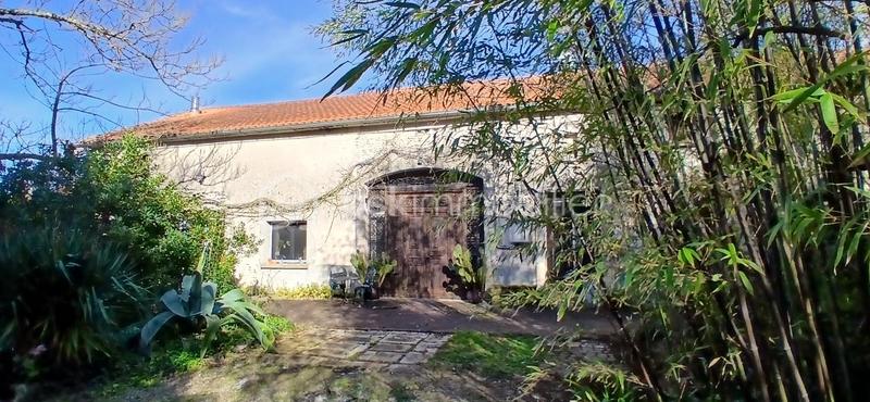 Demeure - 379 m² - 9 pièces