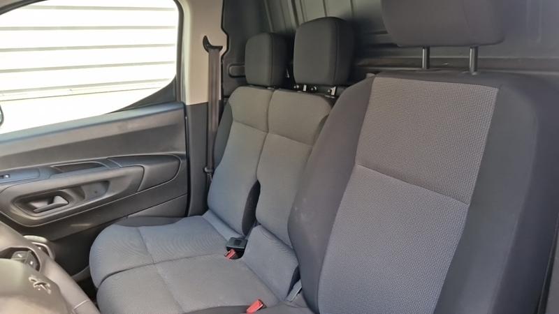 Peugeot Partner Fourgon Standard 650 Kg Bluehdi 100 Ss Bvm5 Asphalt