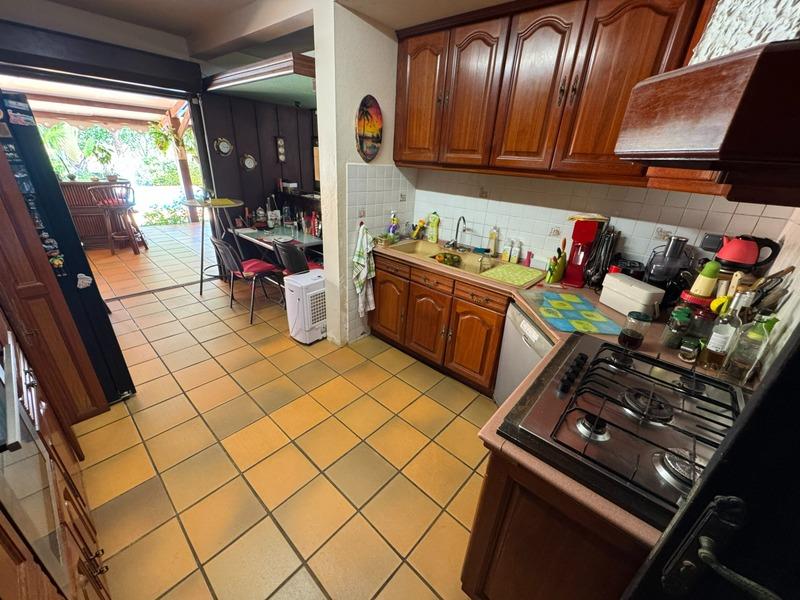 Maison - 233 m² - 6 pièces