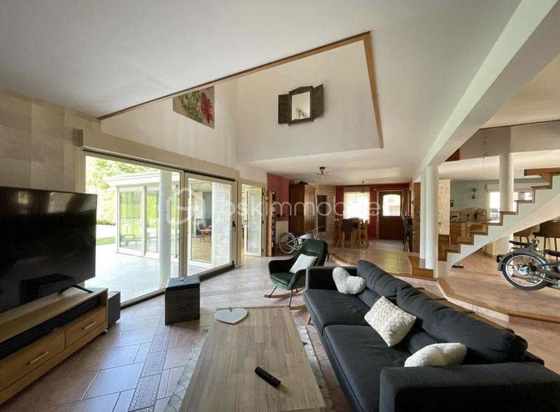 Maison - 225 m² - 6 pièces