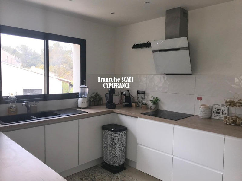 Maison - 238 m² - 7 pièces