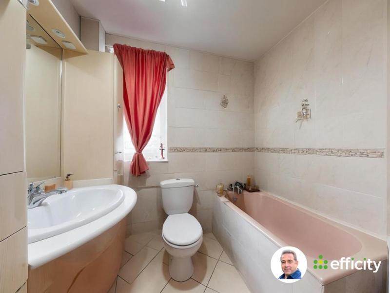 Maison - 240 m² - 12 pièces