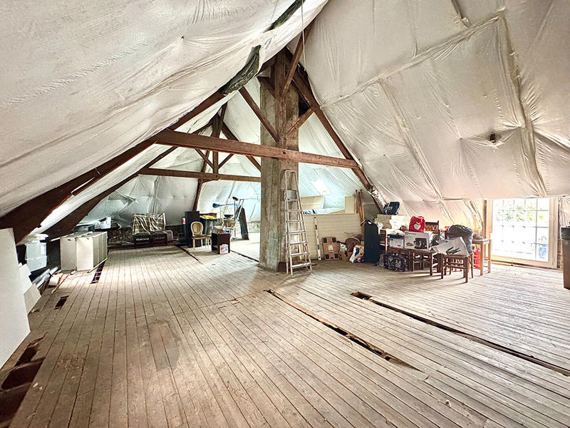 Demeure - 250 m² - 6 pièces