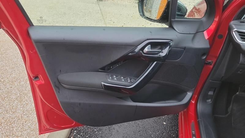 Peugeot 208 1.2 PureTech 82 Signature