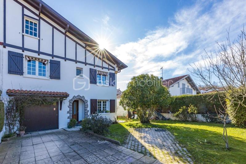 Maison - 183 m² - 5 pièces