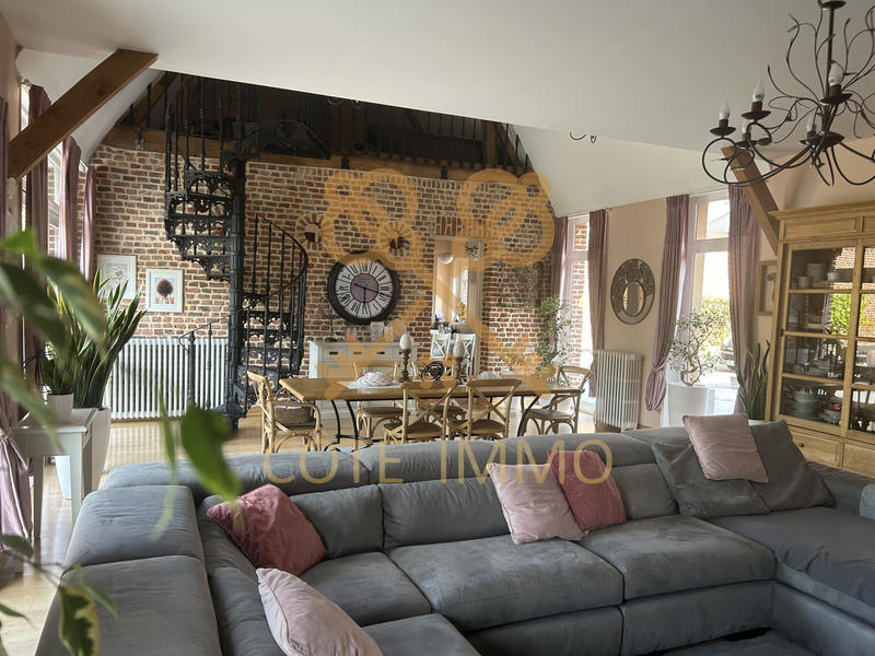 Maison - 236 m² - 8 pièces