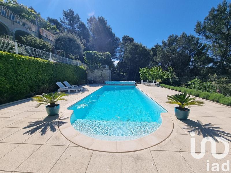 Maison - 237 m² - 7 pièces