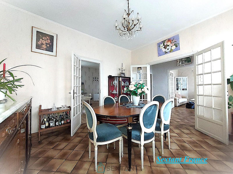 Maison - 158 m² - 8 pièces