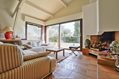 Maison d'architecte - 235 m² - 6 pièces