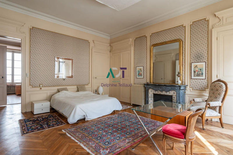 Appartement - 223 m² - 6 pièces