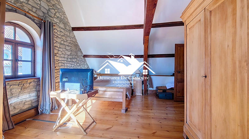 Maison - 359 m² - 11 pièces