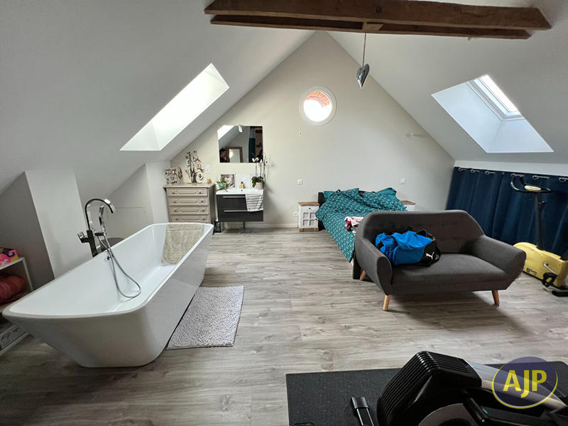 Appartement - 84 m² - 3 pièces