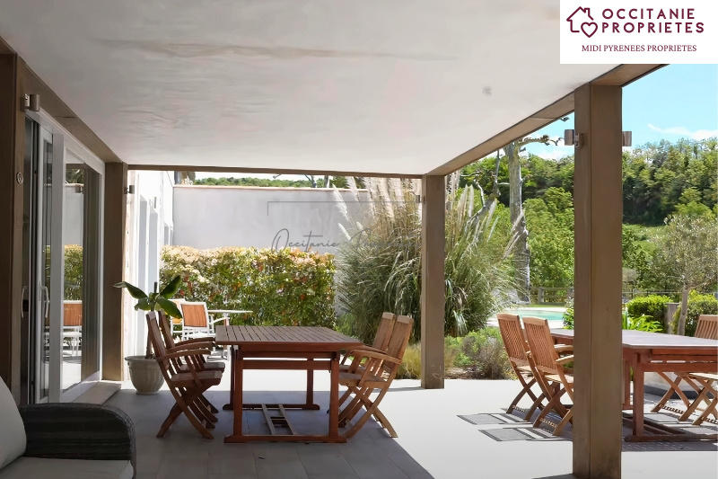 Propriété - 700 m² - 23 pièces