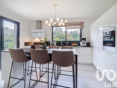 Maison - 182 m² - 8 pièces