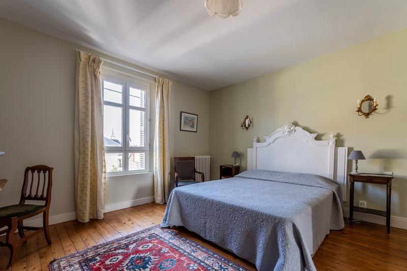 Maison - 346 m² - 10 pièces