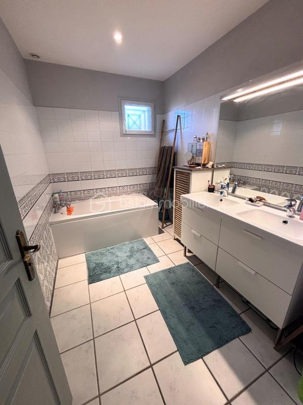 Maison - 150 m² - 8 pièces