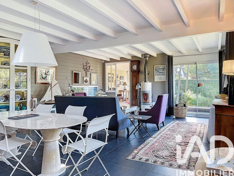 Maison - 170 m² - 9 pièces