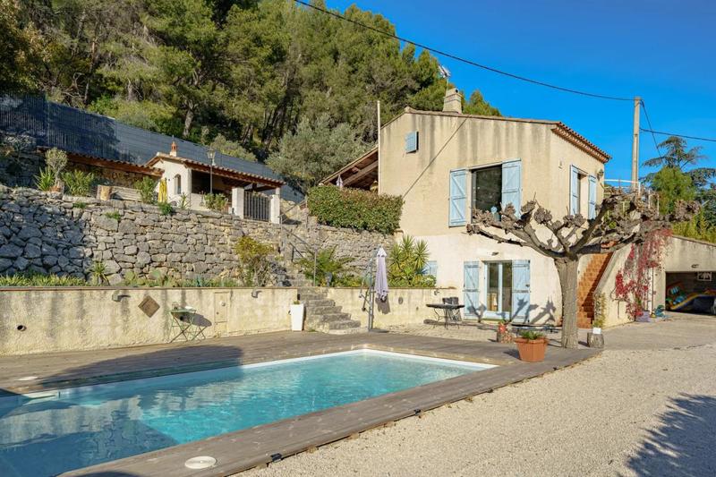 Propriété - 152 m² - 5 pièces