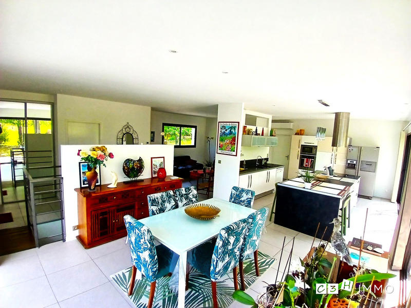 Maison contemporaine - 158 m² - 6 pièces