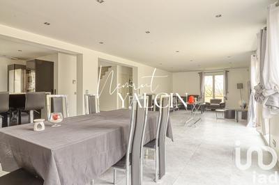 Maison - 179 m² - 7 pièces