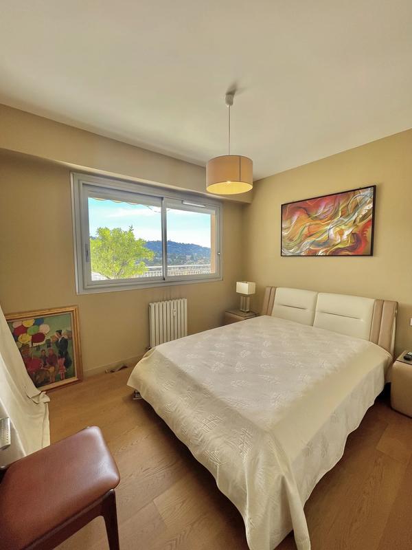 Appartement - 143 m² - 4 pièces