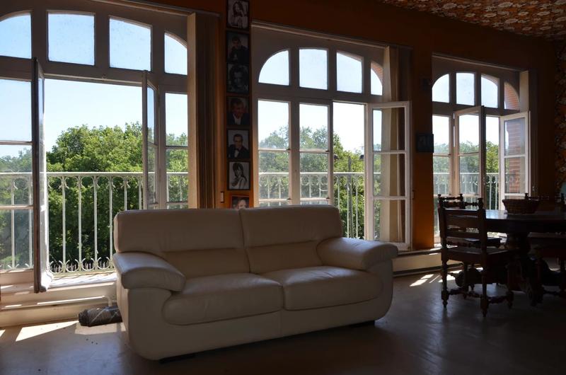 Maison - 460 m² - 20 pièces