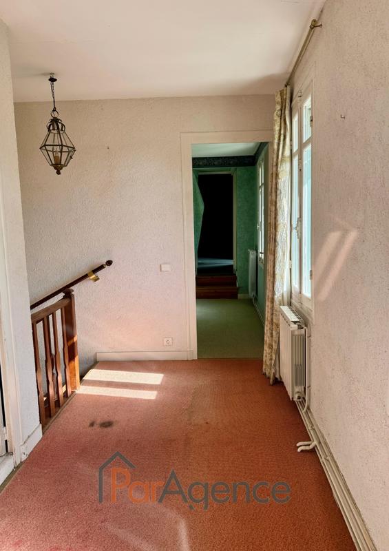 Maison - 205 m² - 7 pièces