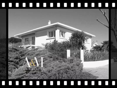 Maison - 310 m² - 10 pièces