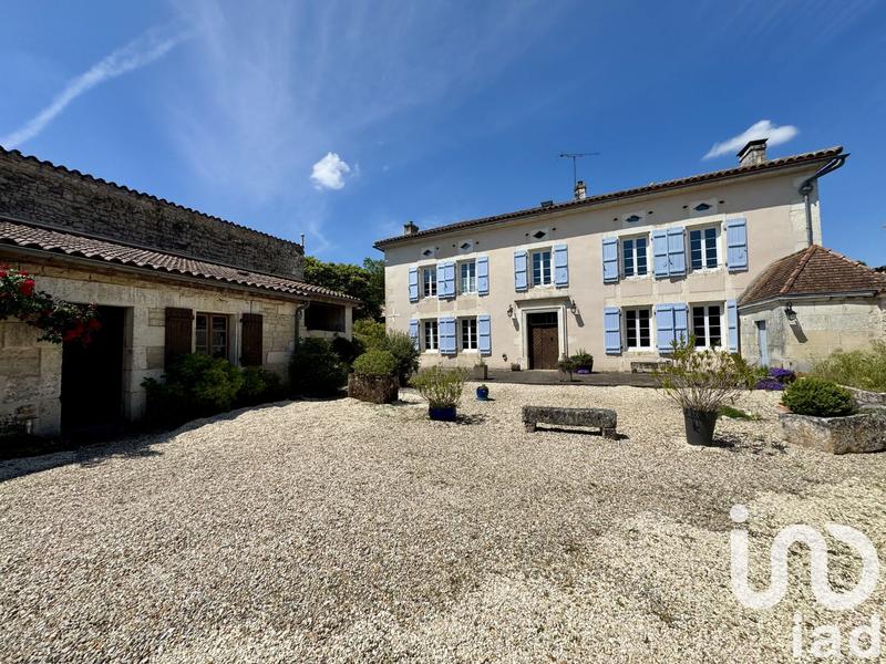 Maison - 240 m² - 7 pièces
