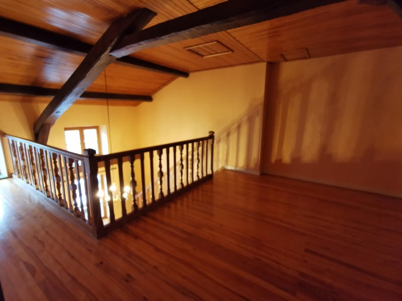 Maison - 235 m² - 8 pièces