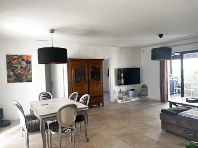 Maison - 104 m² - 5 pièces