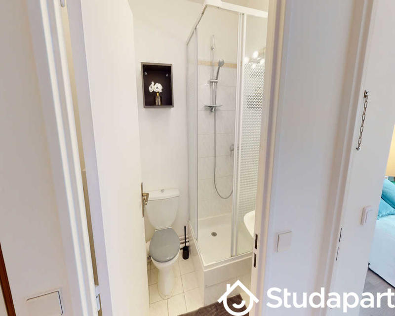 Chambre - 80 m² - 1 pièce